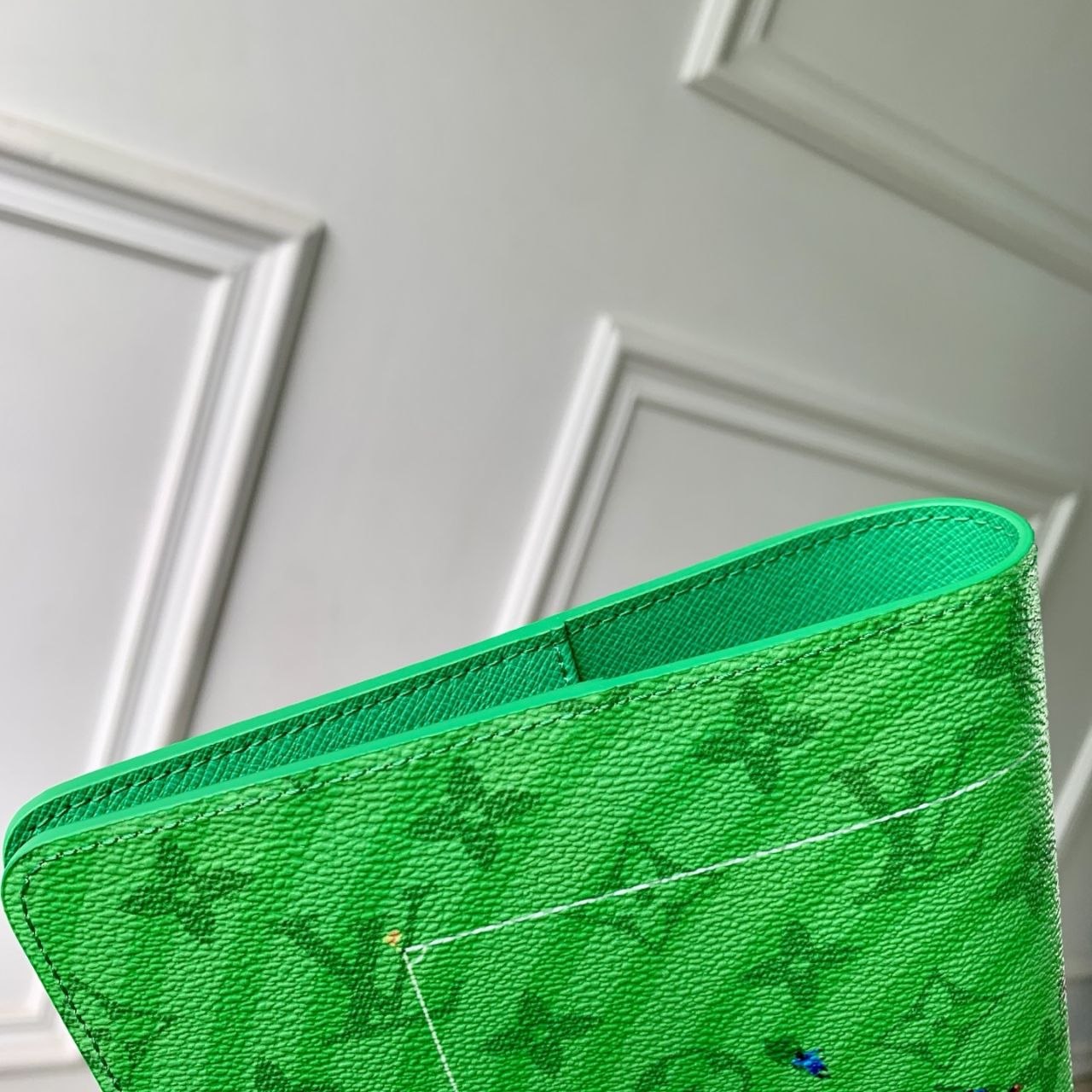 1V x Grace Coddington Football Wallet image 5