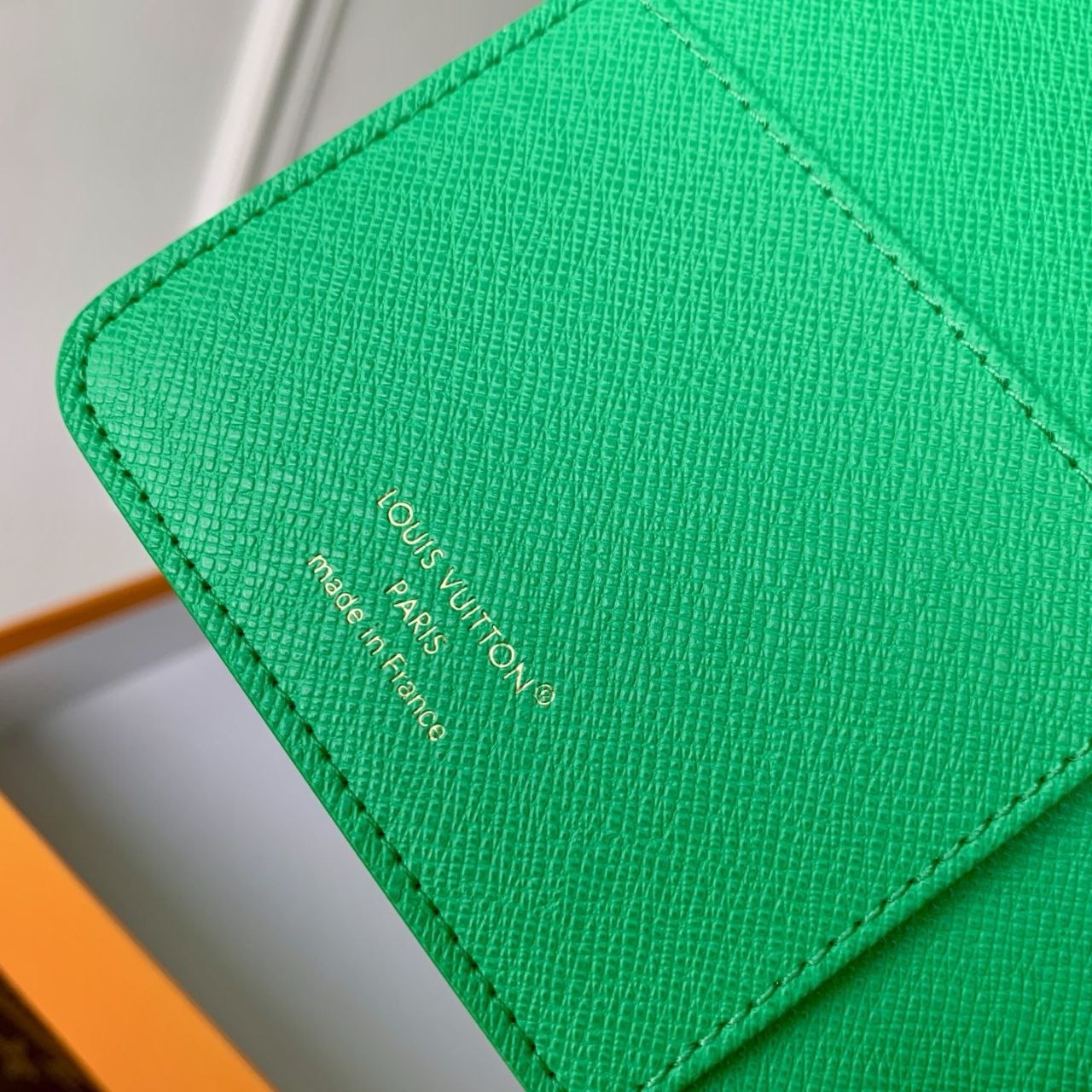 1V x Grace Coddington Football Wallet image 9