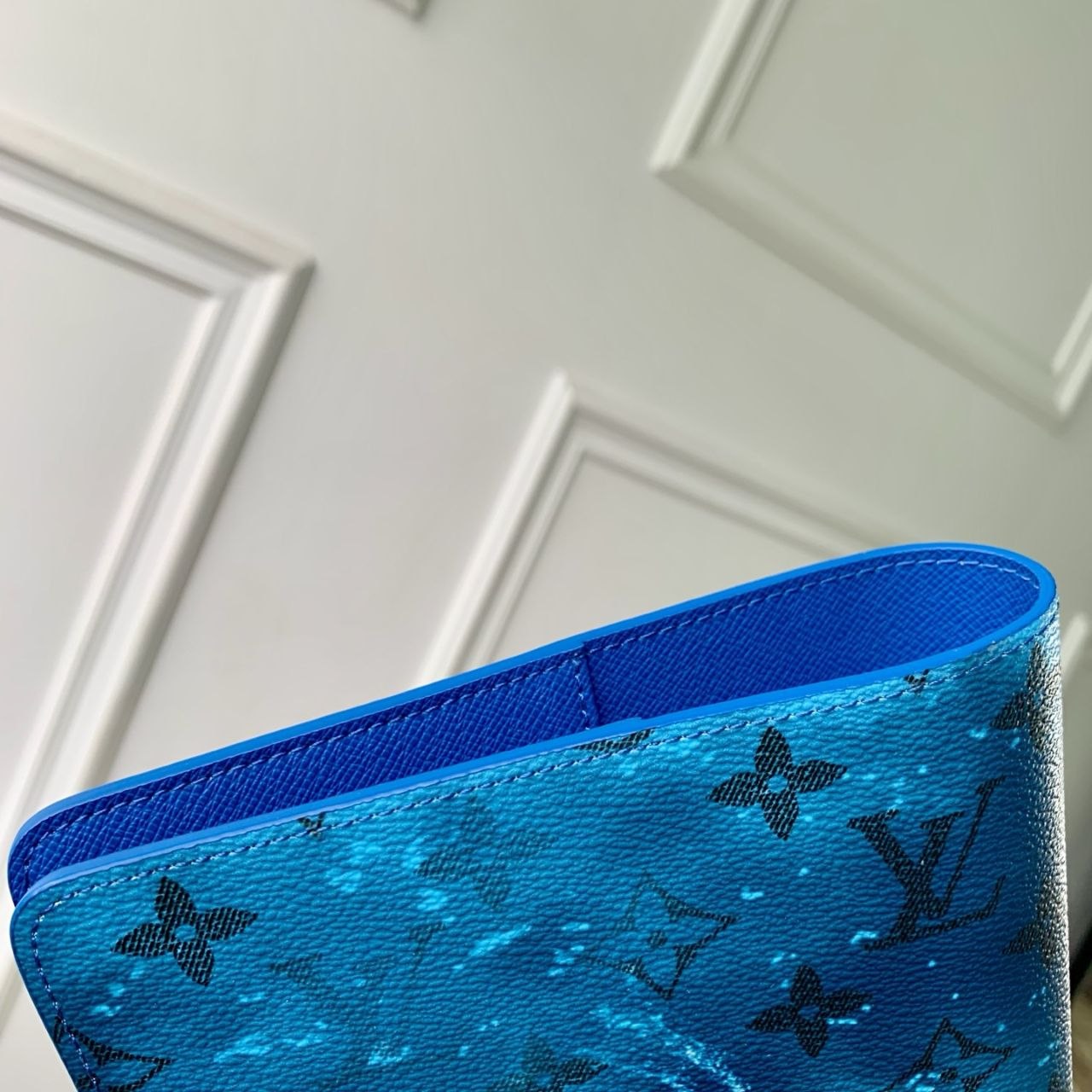 1V x Grace Coddington Ocean Wallet