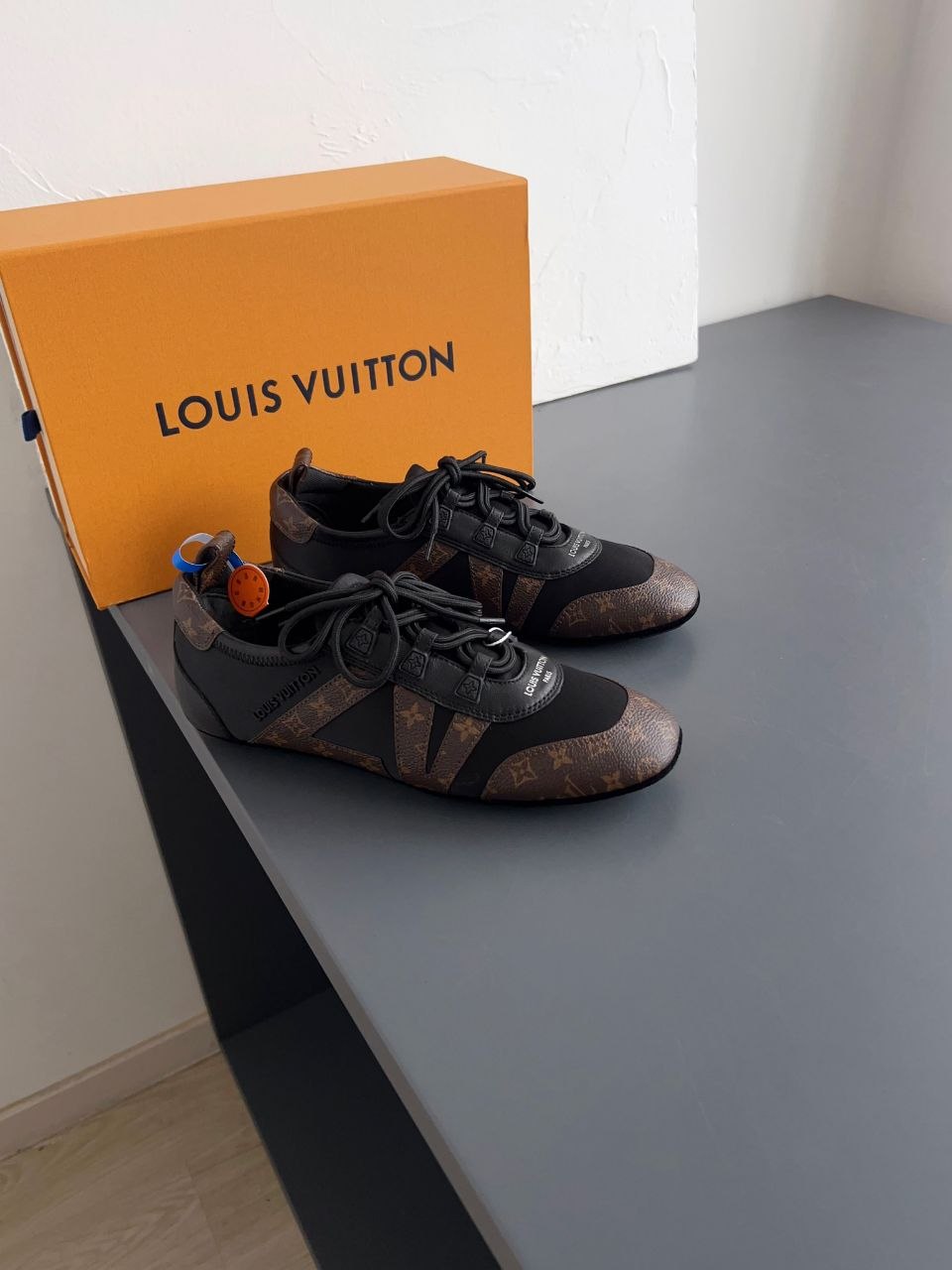 1V Monogram Sneakers Black-Brown image 1
