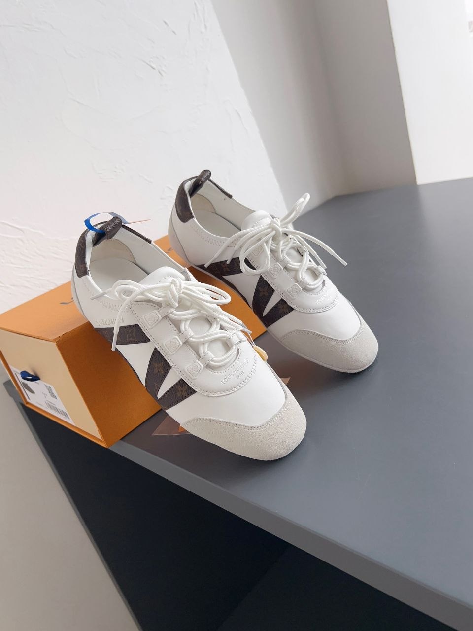 1V Monogram Sneakers Black-Brown image 7