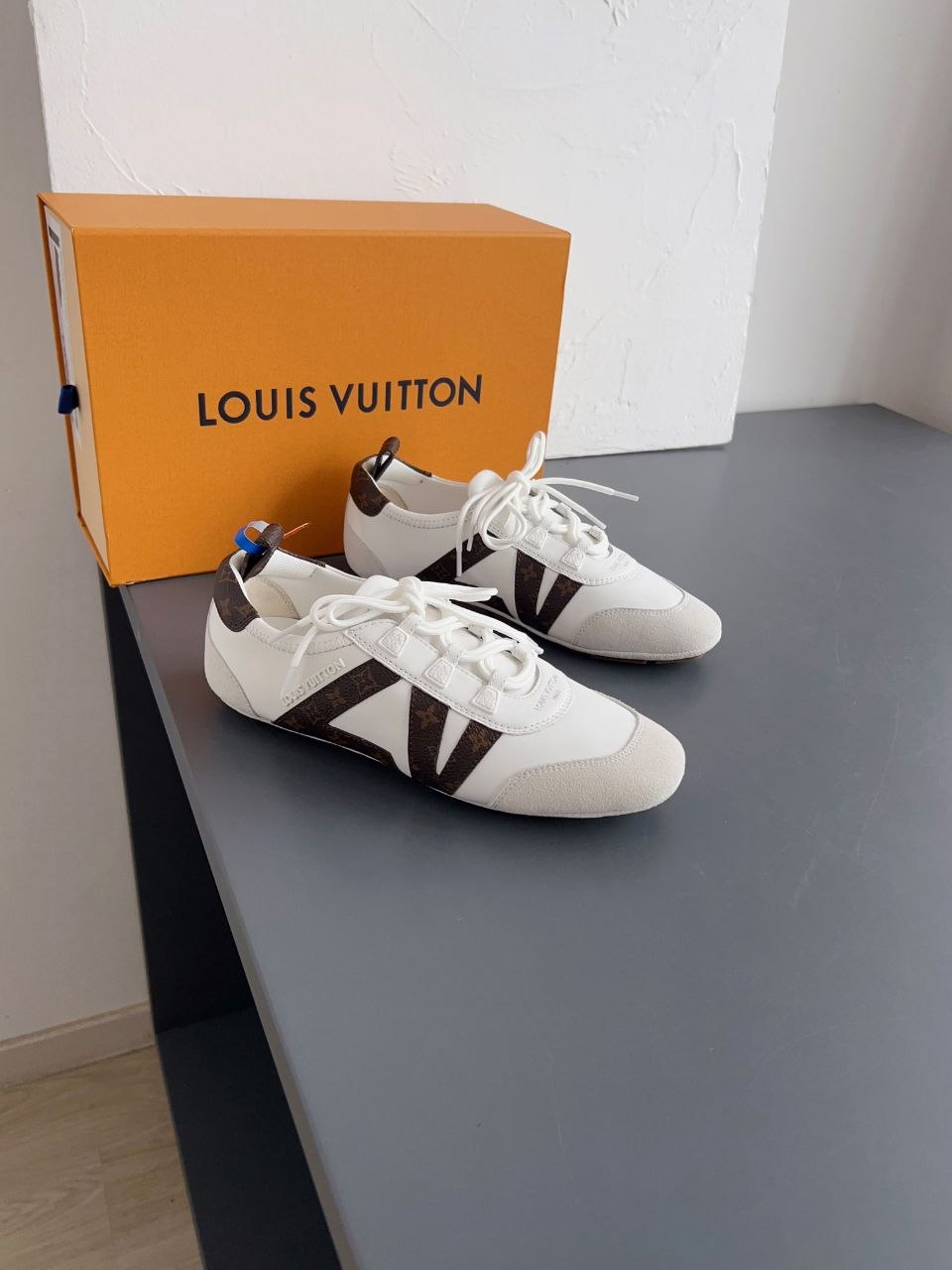 1V Monogram Sneakers Black-Brown image 9