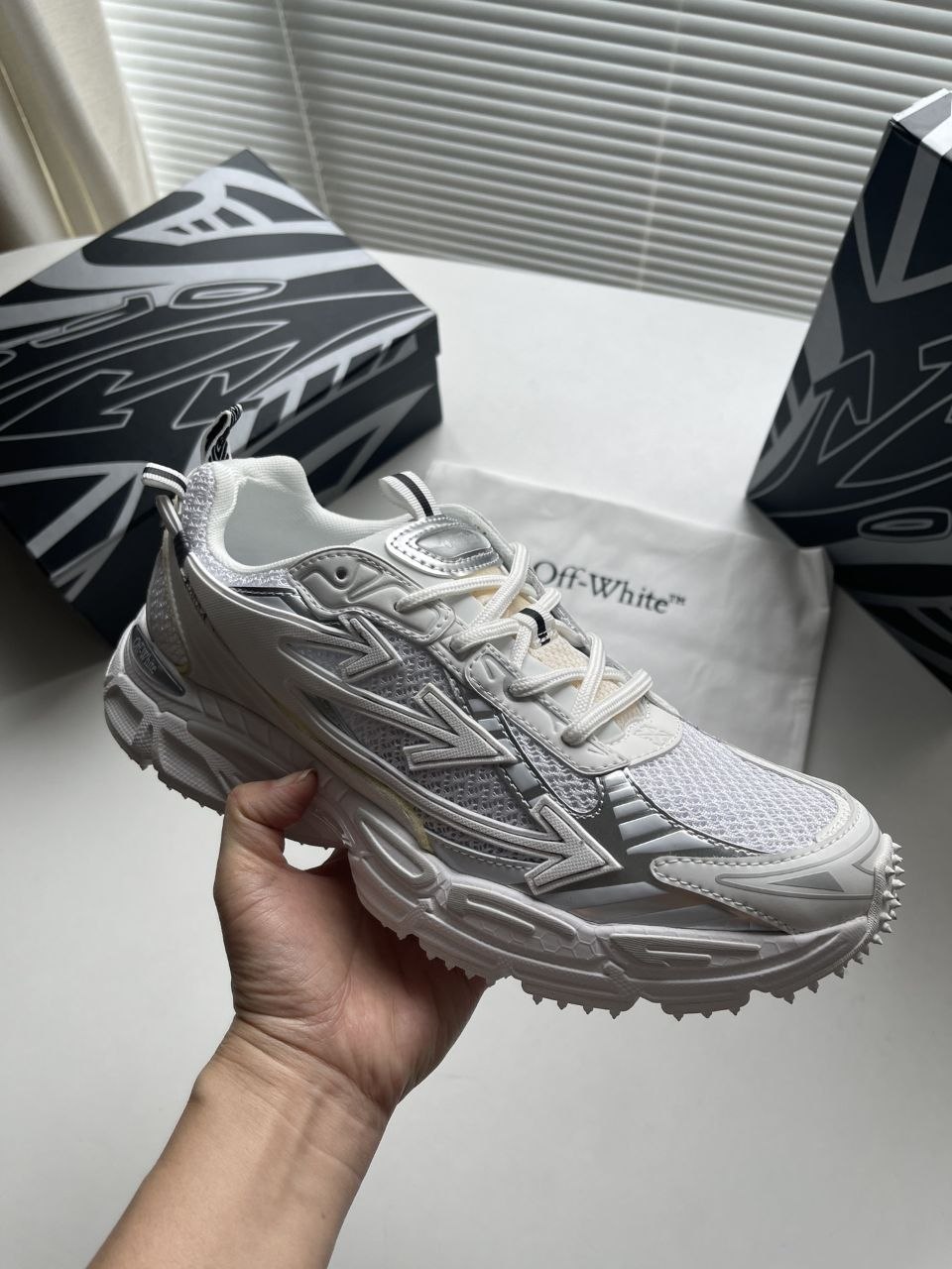0ff-Wh1te BE RIGHT BACK White-Silver image 4