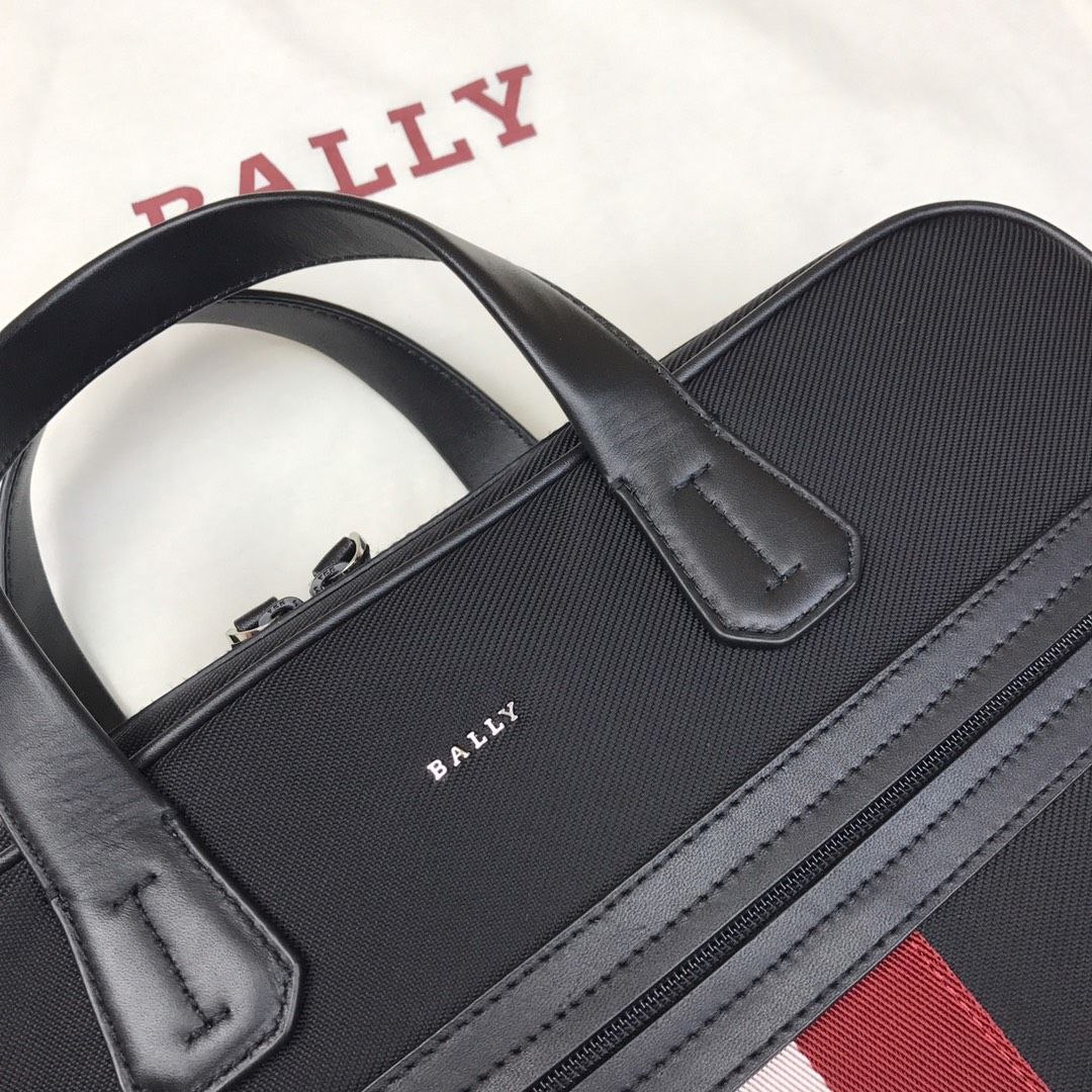 1V Lucille Tote Blue-White Denim image 2