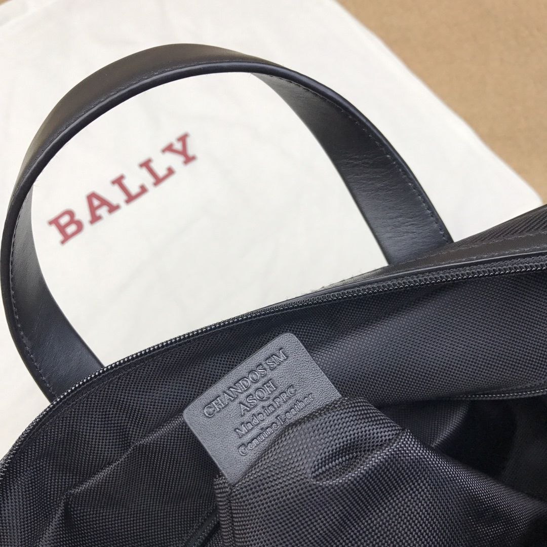 1V Lucille Tote Blue-White Denim image 5