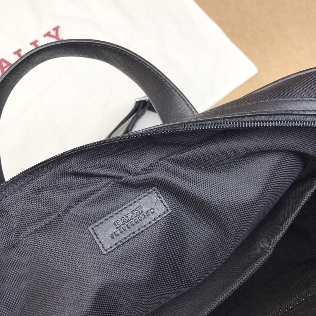 1V Lucille Tote Blue-White Denim image 6