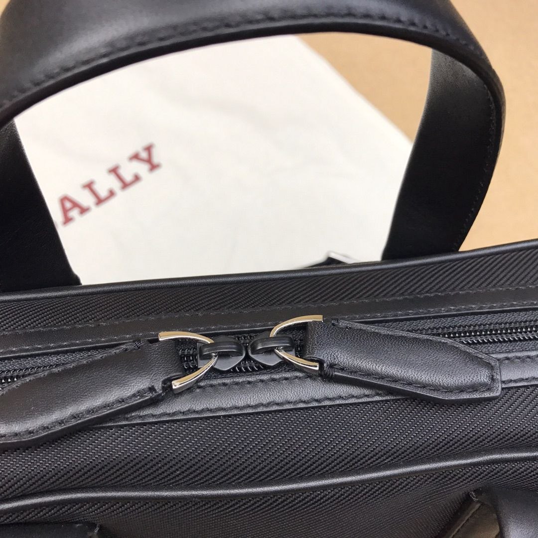 1V Lucille Tote Blue-White Denim image 9