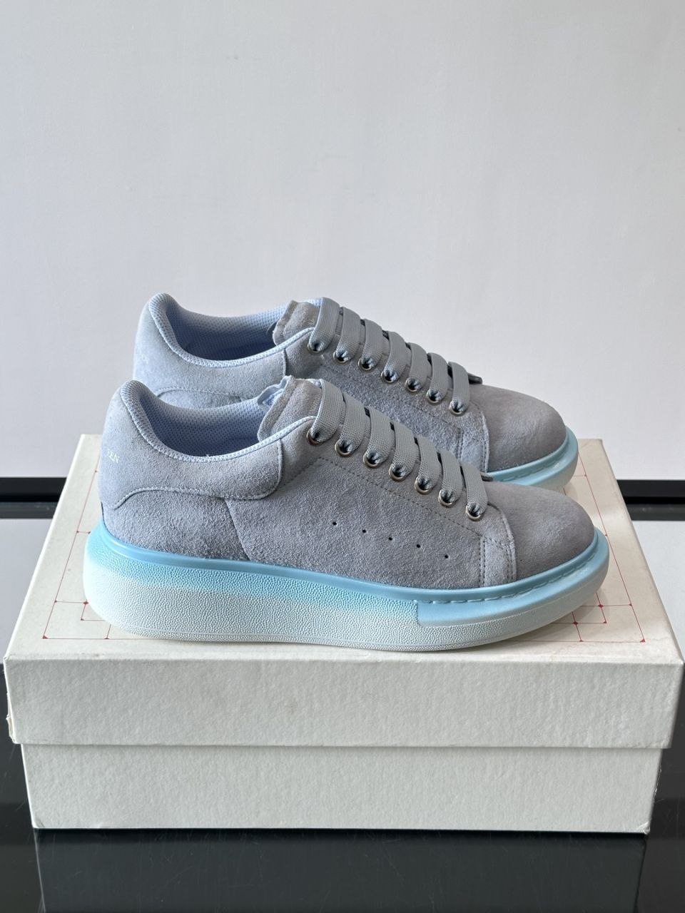 Al3x McQu33n Oversized Suede Light-Blue image 2