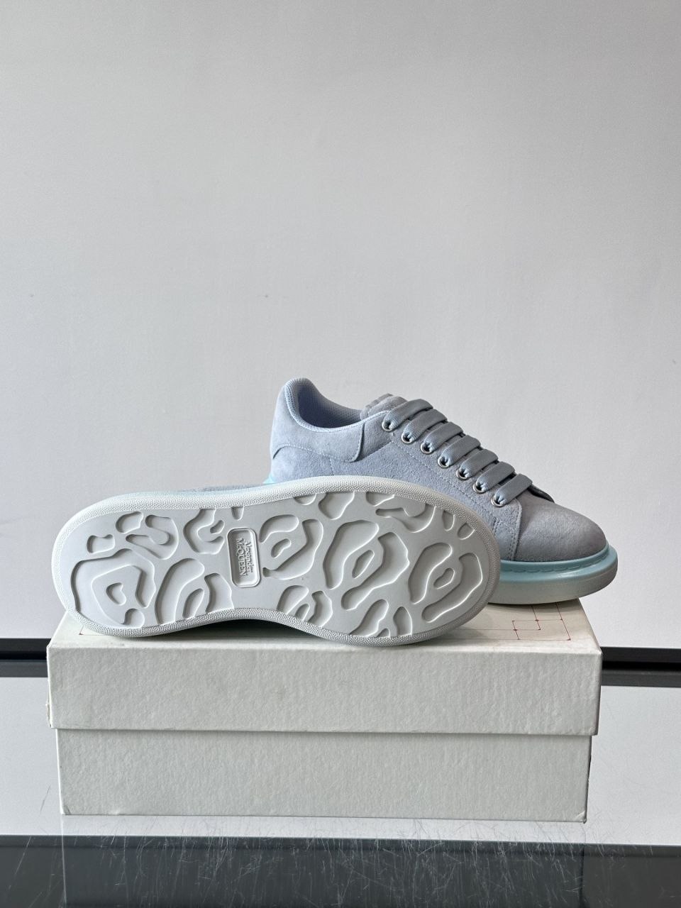 Al3x McQu33n Oversized Suede Light-Blue image 8