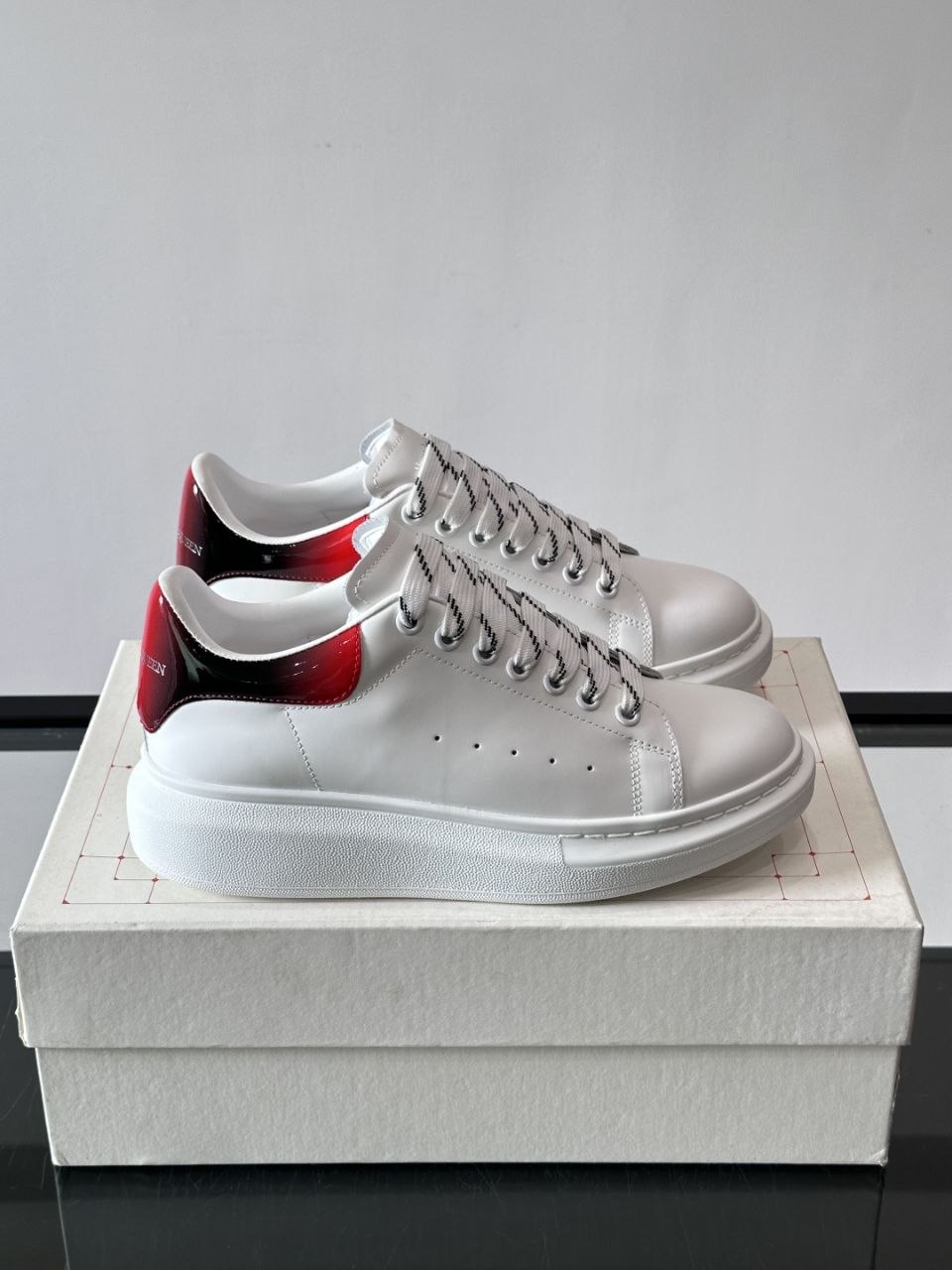 Al3x McQu33n Oversized White-BlackRed image 2
