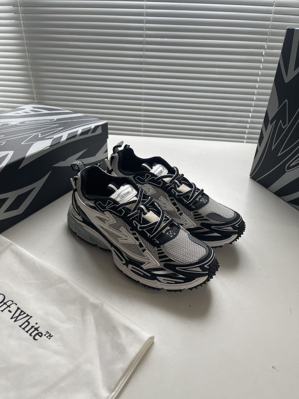 0ff-Wh1te BE RIGHT BACK Black-Grey image 2