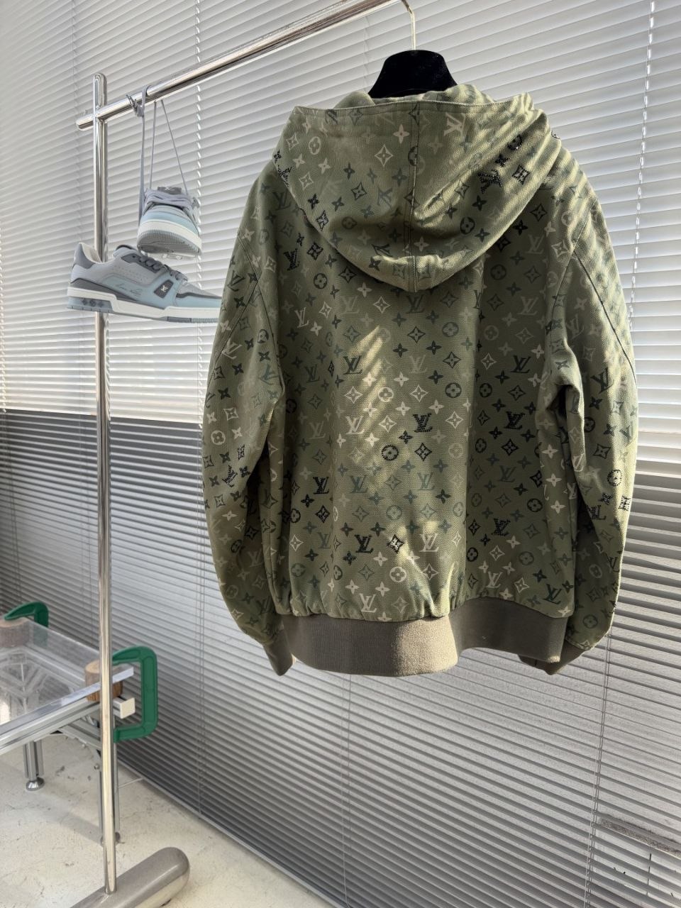 1V Monogram Jacquard Hooded Jacket image 2