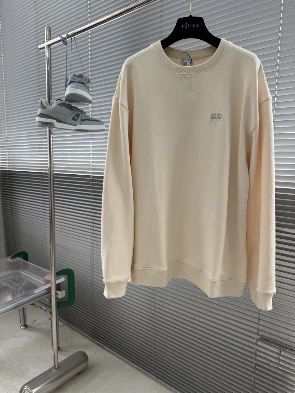 L03we Anagram Sweatshirt Cream image 2