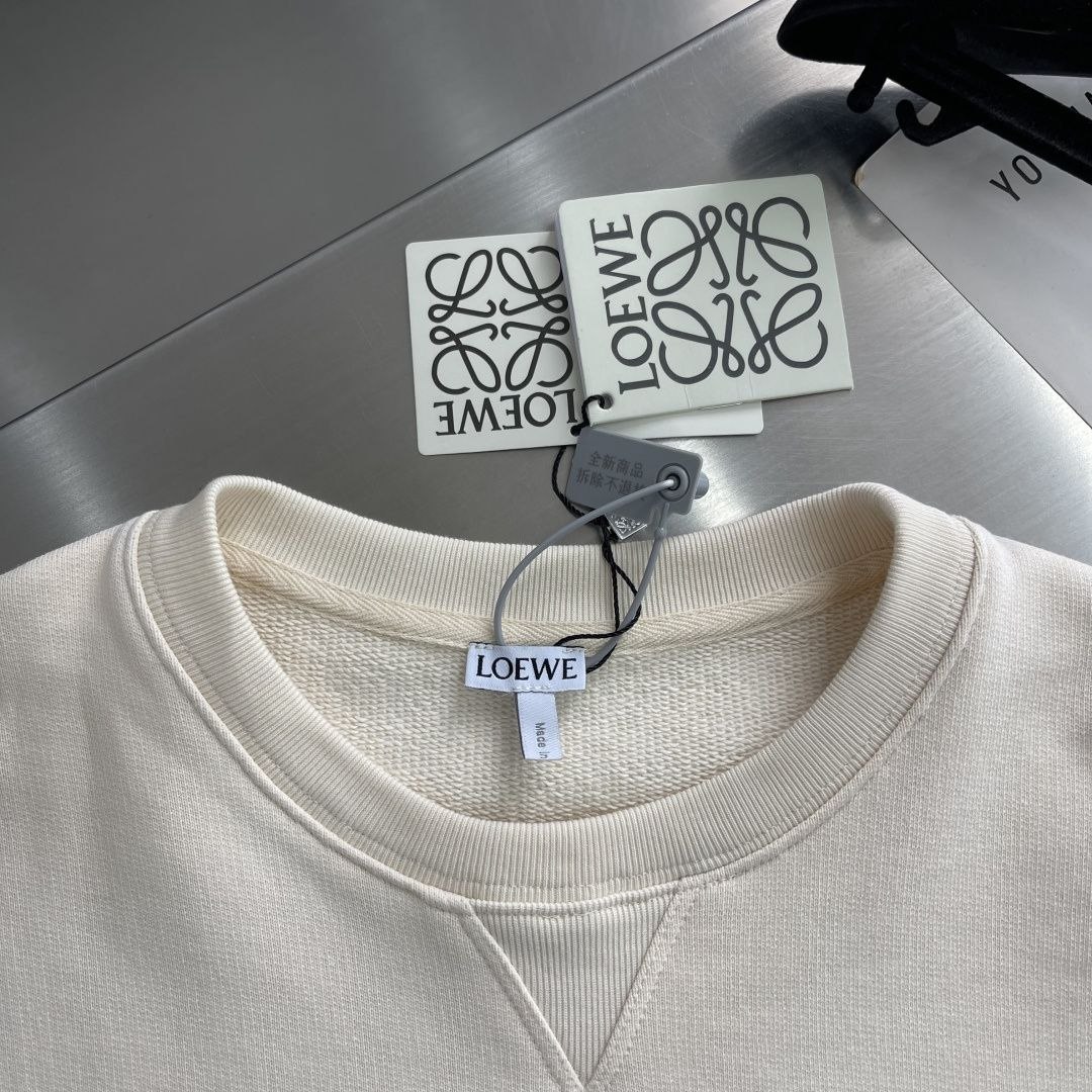 L03we Anagram Sweatshirt Cream image 3