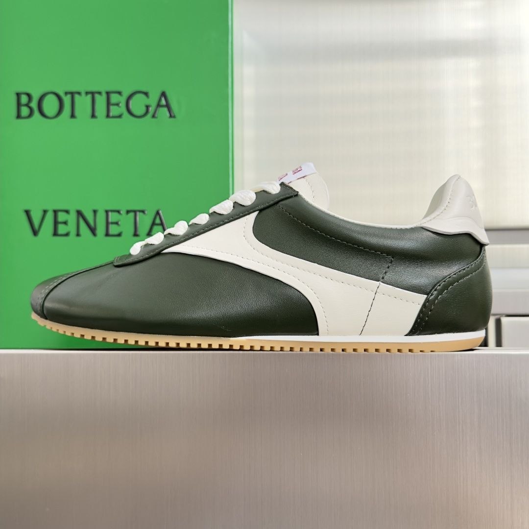 B0ttega V3neta BU Shot Sneakers image 9