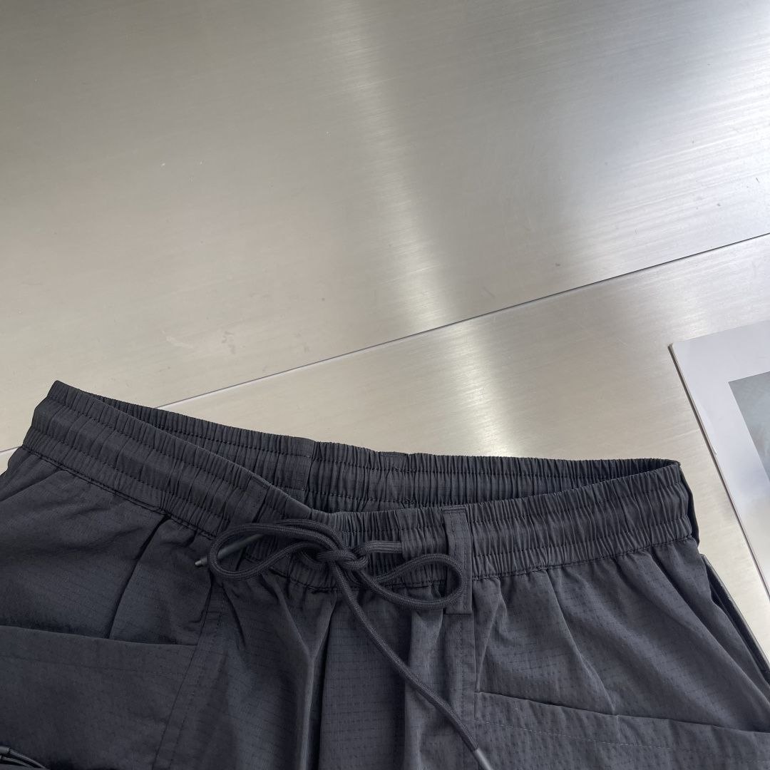 Y-3 Cargo Shorts image 3