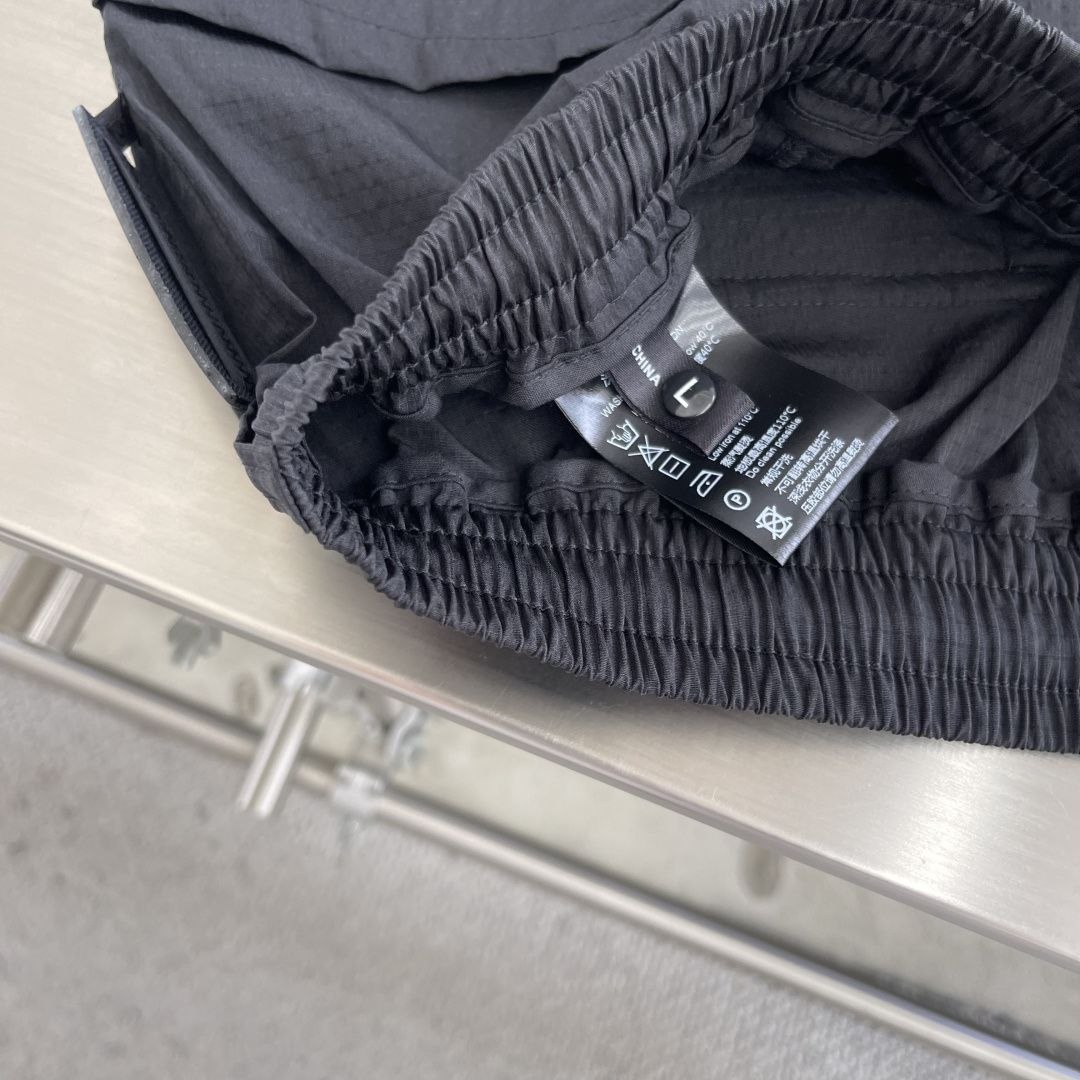 Y-3 Cargo Shorts image 4