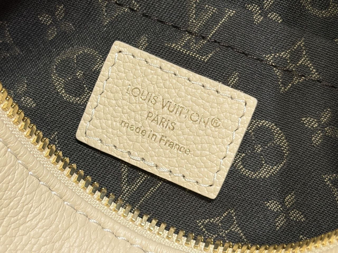 1V Express Small Handbag Dune image 4
