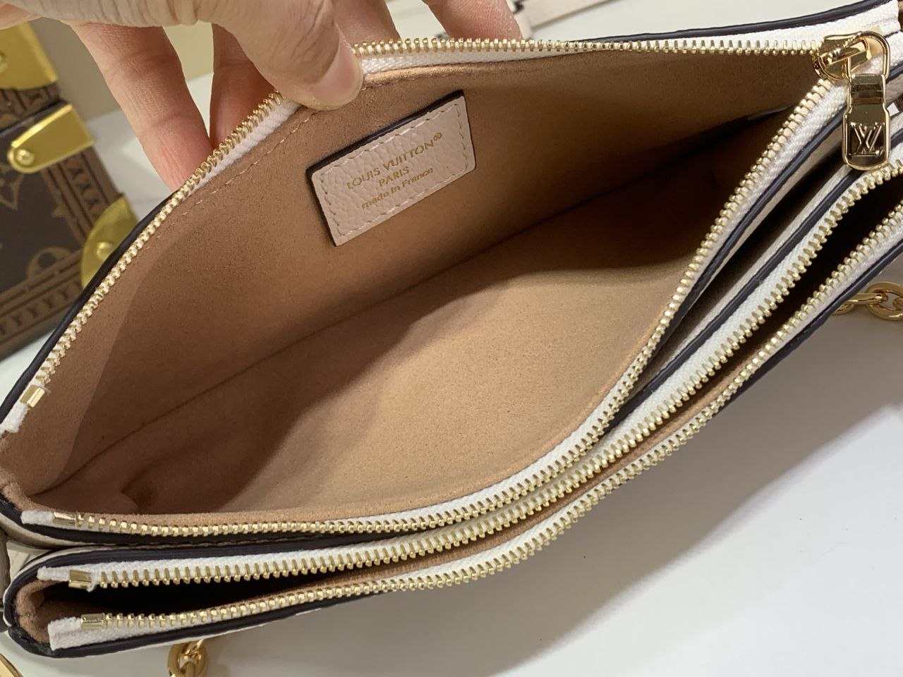 1V Liv Pochette image 9