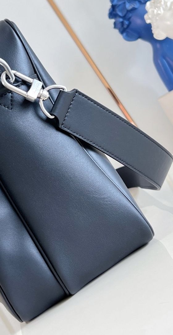 1V Nil XL Bag Black image 2