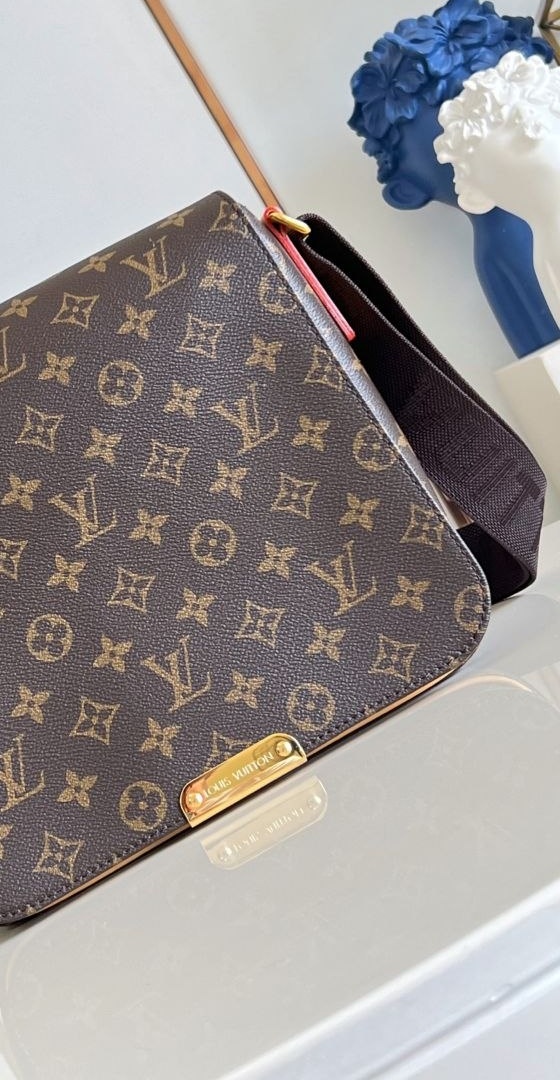 1V Bastille Small Bag image 6