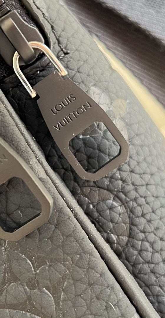 1V Avenue Sling Bag image 5