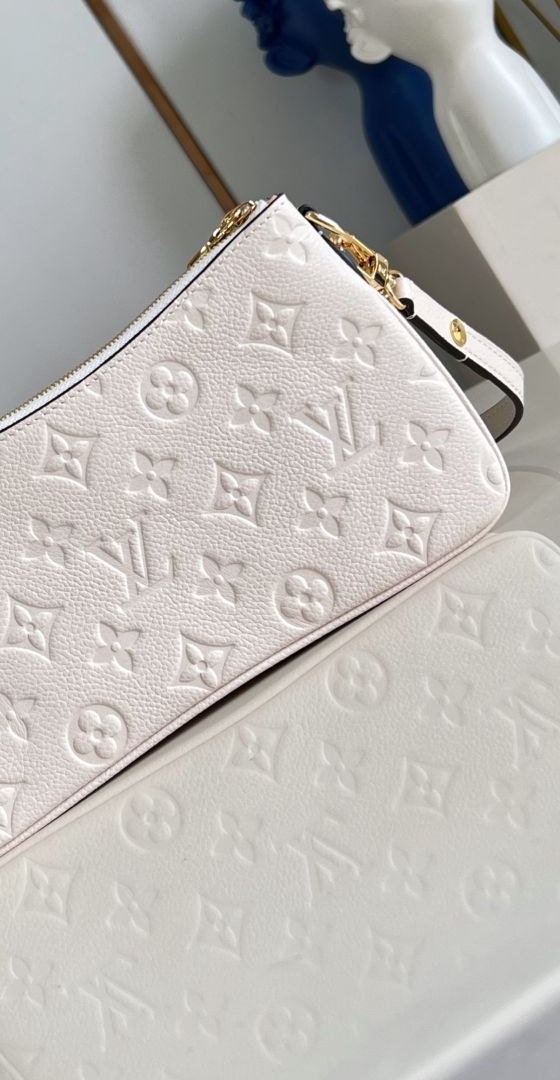 1V Liv Pochette
