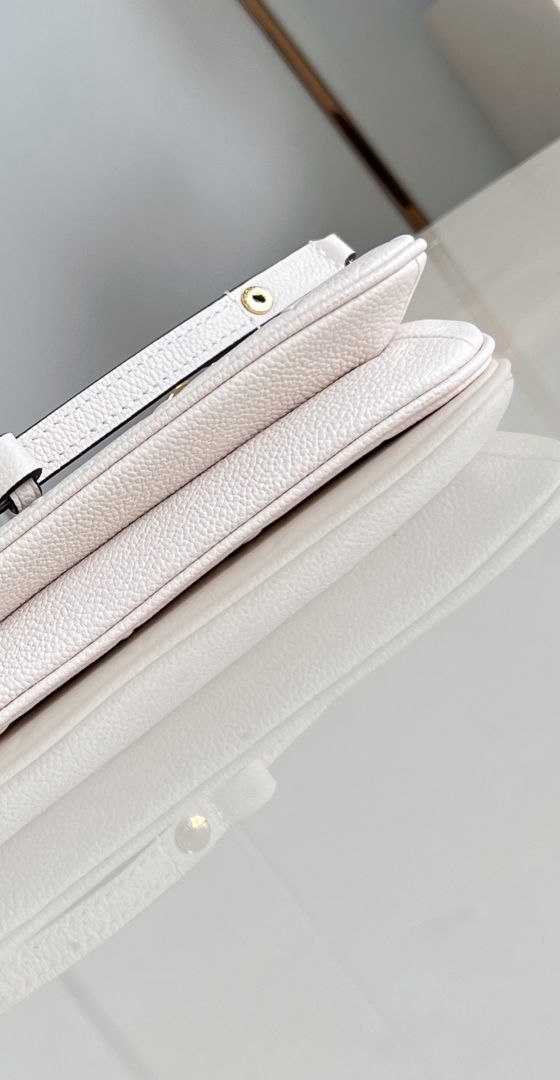 1V Liv Pochette image 9