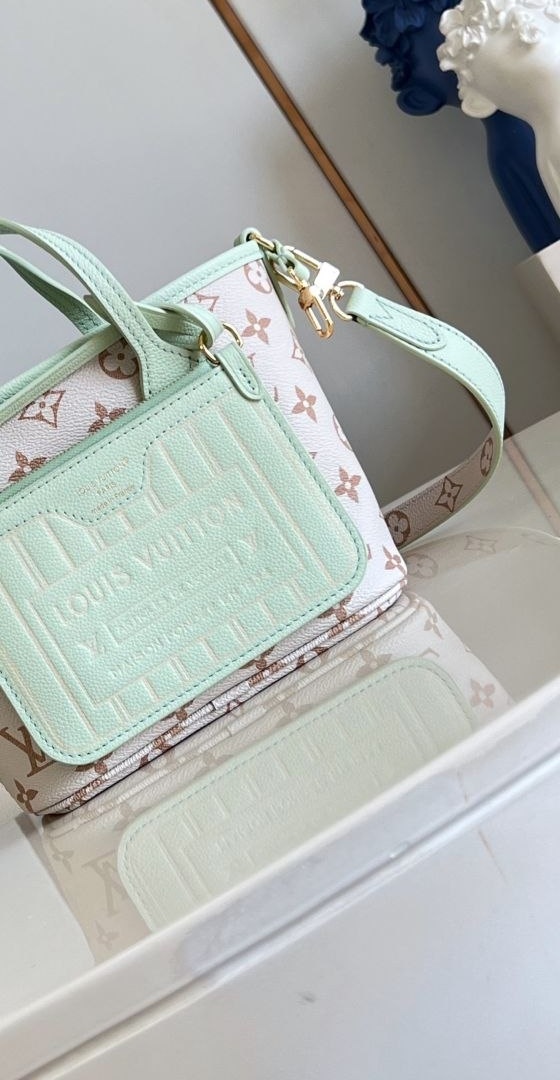 1V Neverfull Inside Out BB image 9