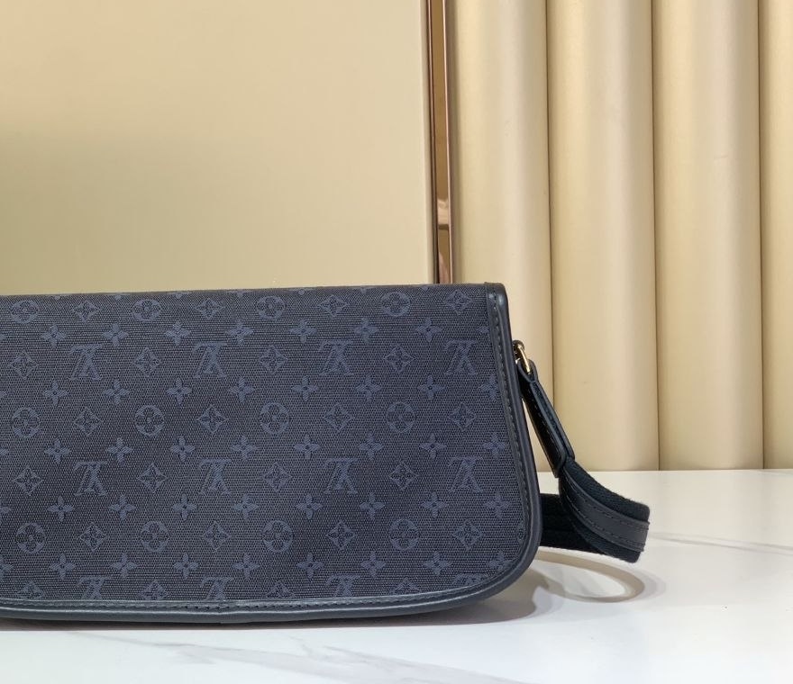 1V Vintage Denim Baguette image 3
