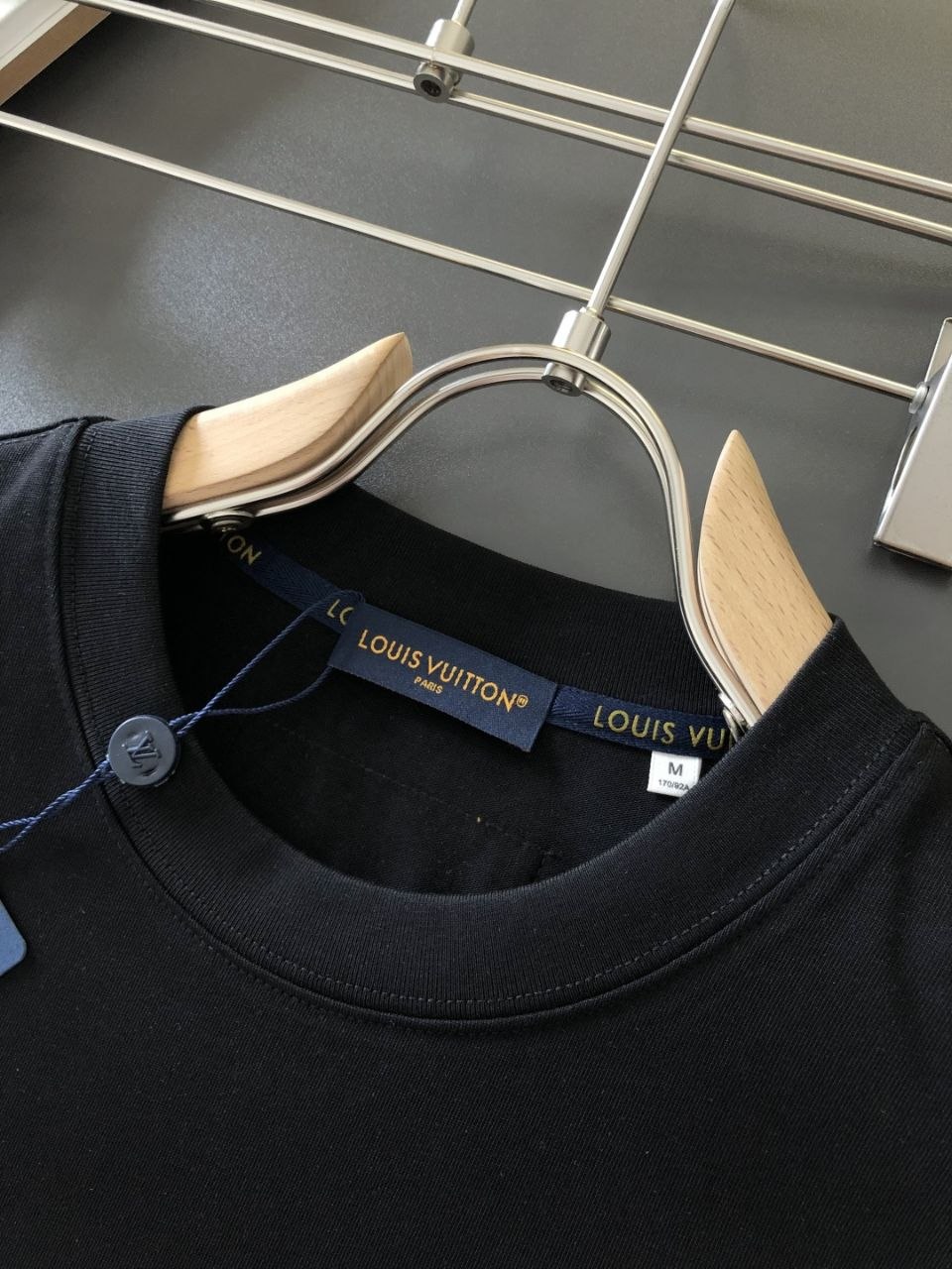 1V Hand-Drawn Round-Neck Tee — Black image 6