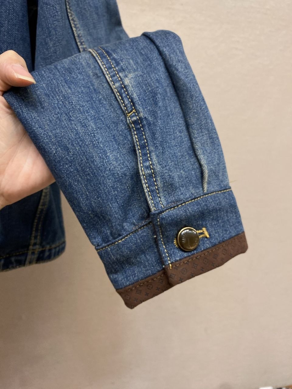 1V Leather-Detail Denim Jacket image 2