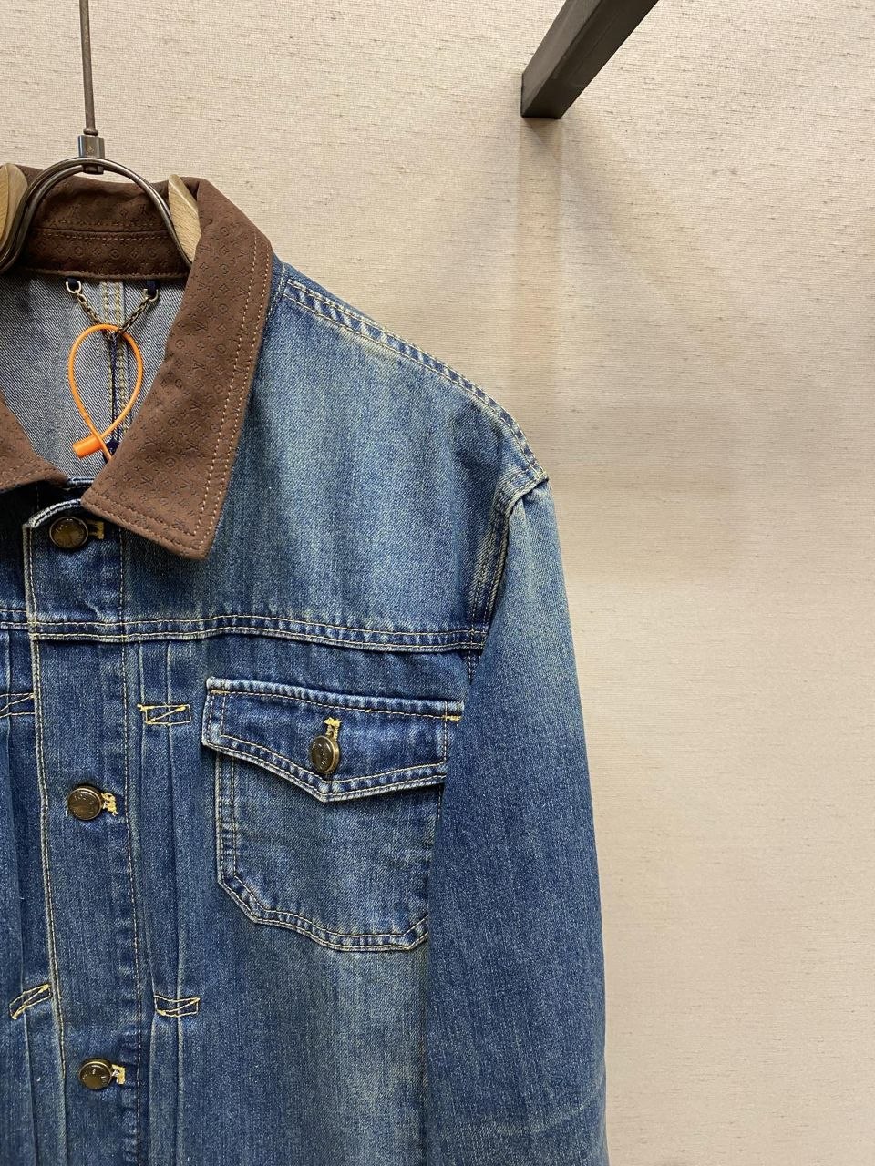 1V Leather-Detail Denim Jacket image 8