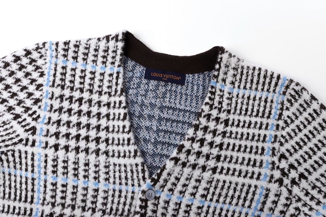 1V V-Neck Cashmere Knit Cardigan