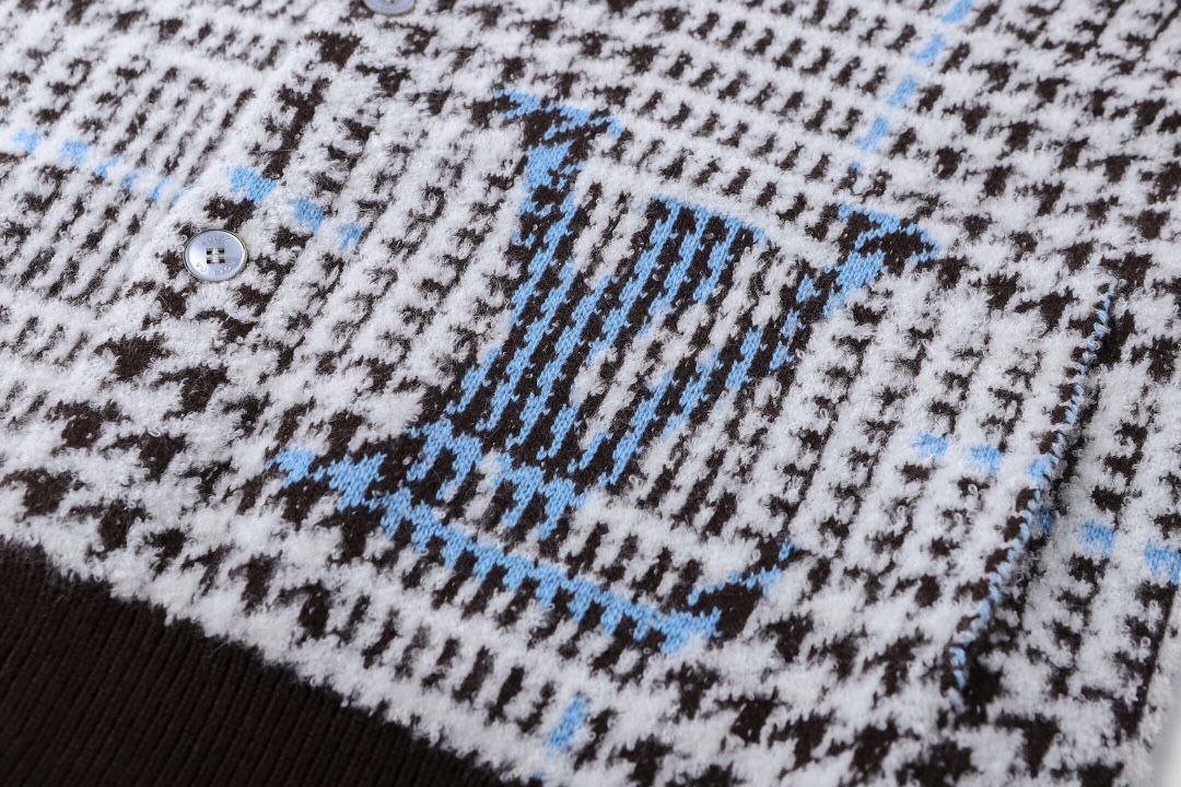 1V V-Neck Cashmere Knit Cardigan image 7