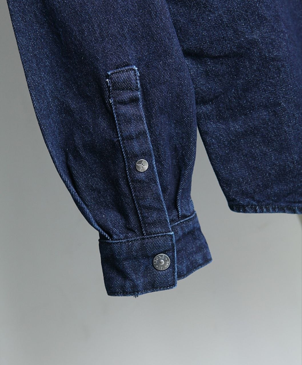 Stone 1sland 26SS Compass-Badge Denim Shirt image 8