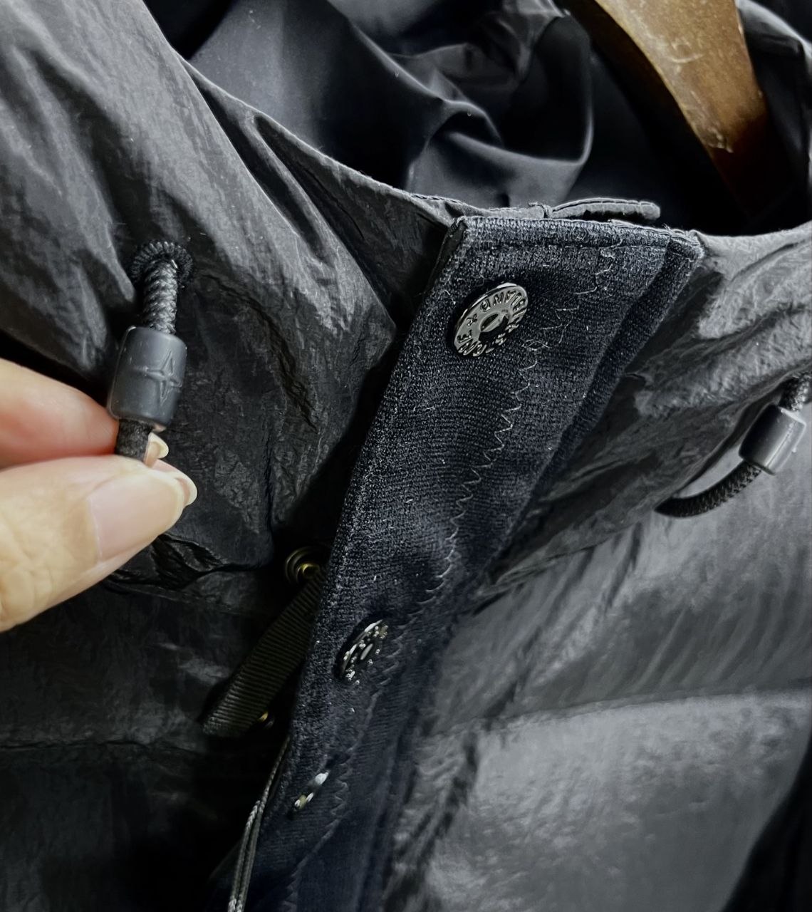 Stone 1sland Metallic-Weave Down Jacket — Black image 9