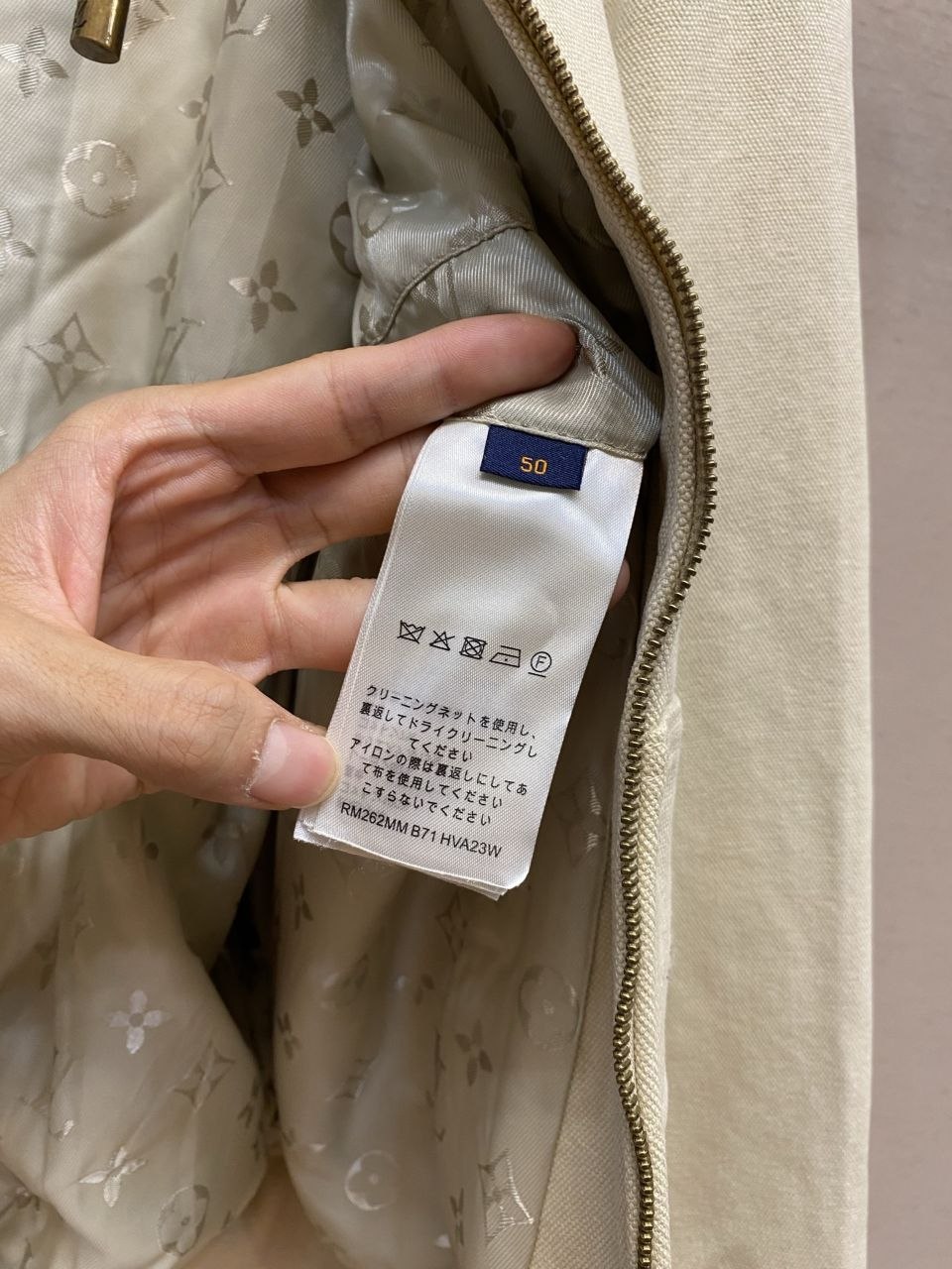 1V 26FW Embroidered Hooded Denim Jacket image 8