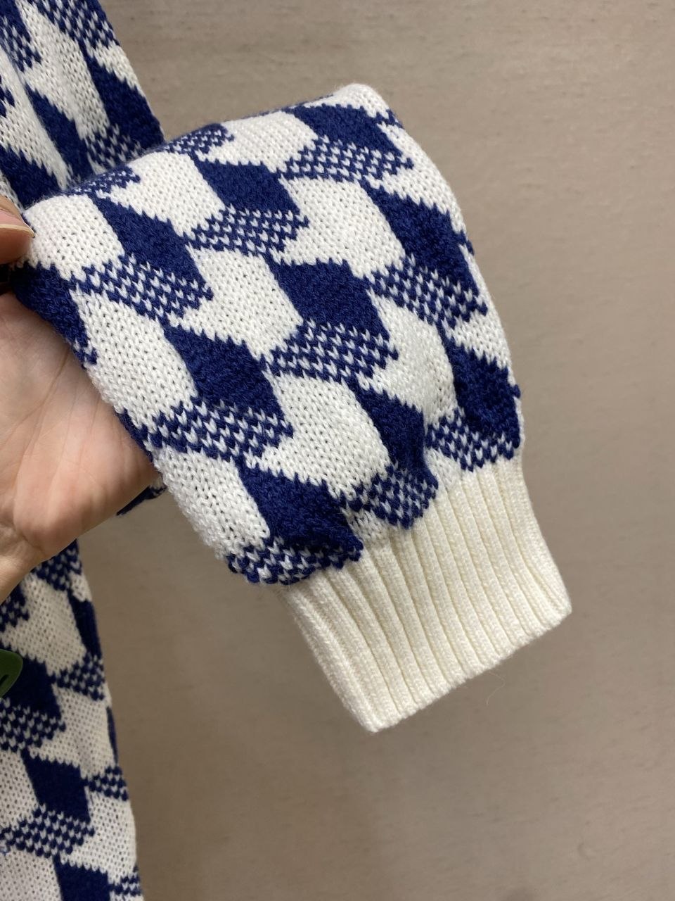 D1or 26FW Check Jacquard Knit Sweater image 5