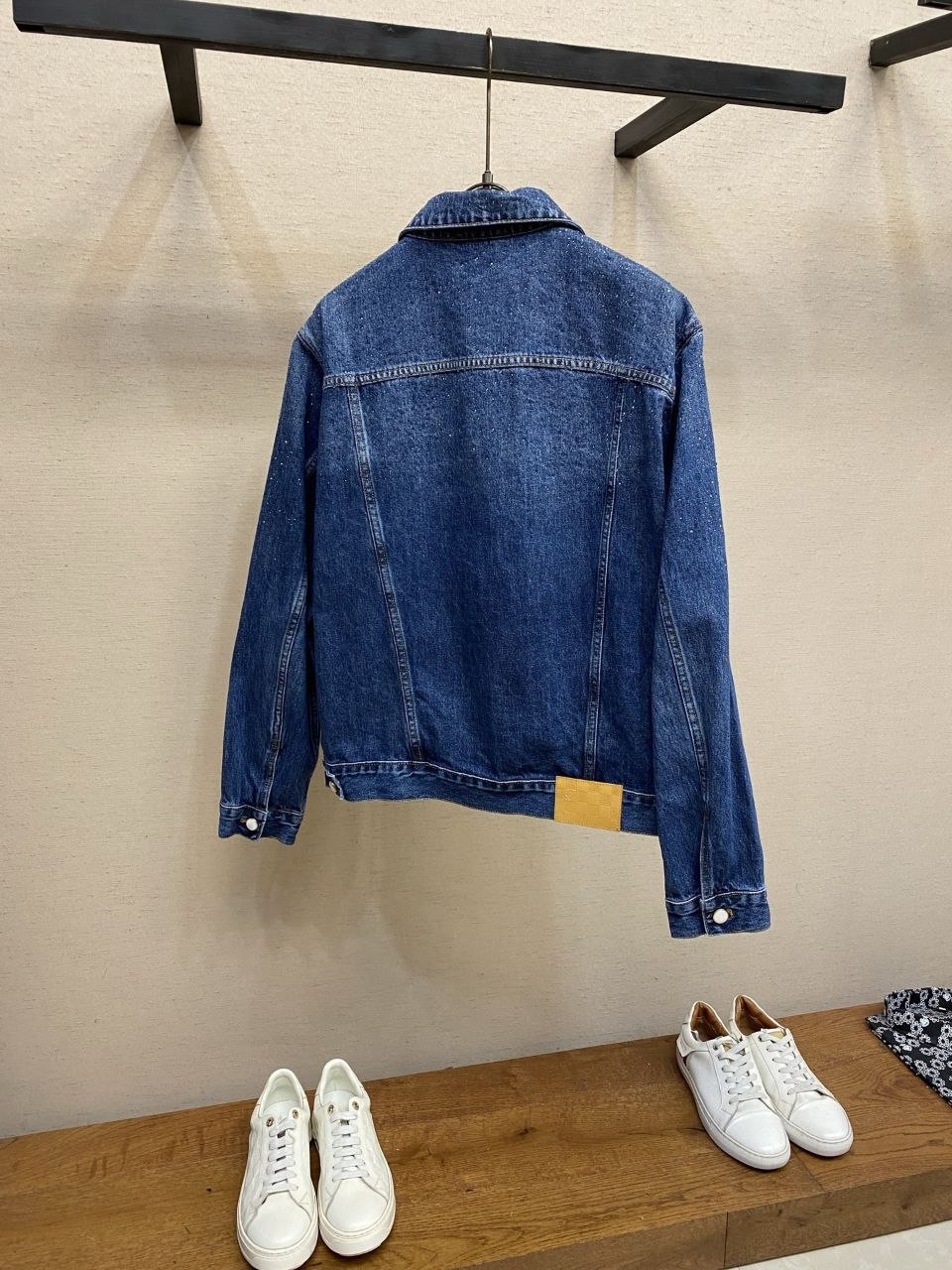 1V Embroidered Pearl-Button Denim Jacket image 7