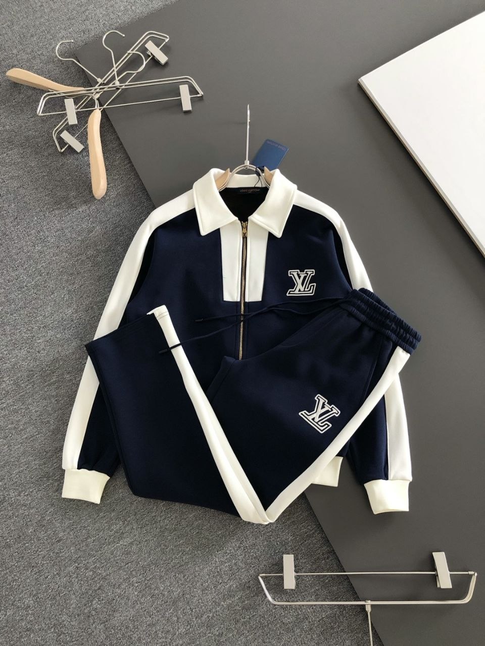 1V 26SS Jacket + Trousers Set