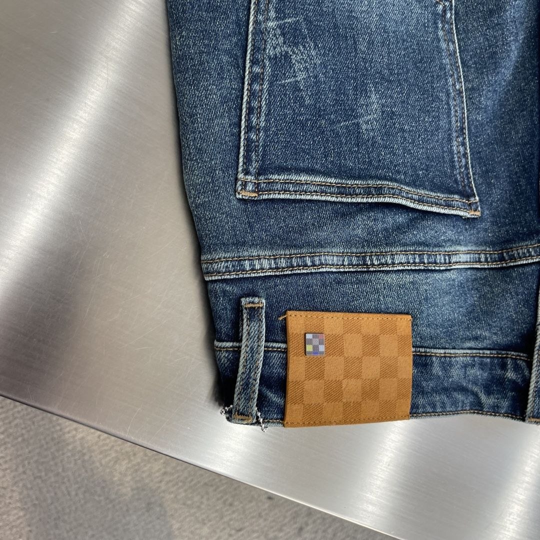1V 26FW Straight-Leg Jeans — Light Blue image 4