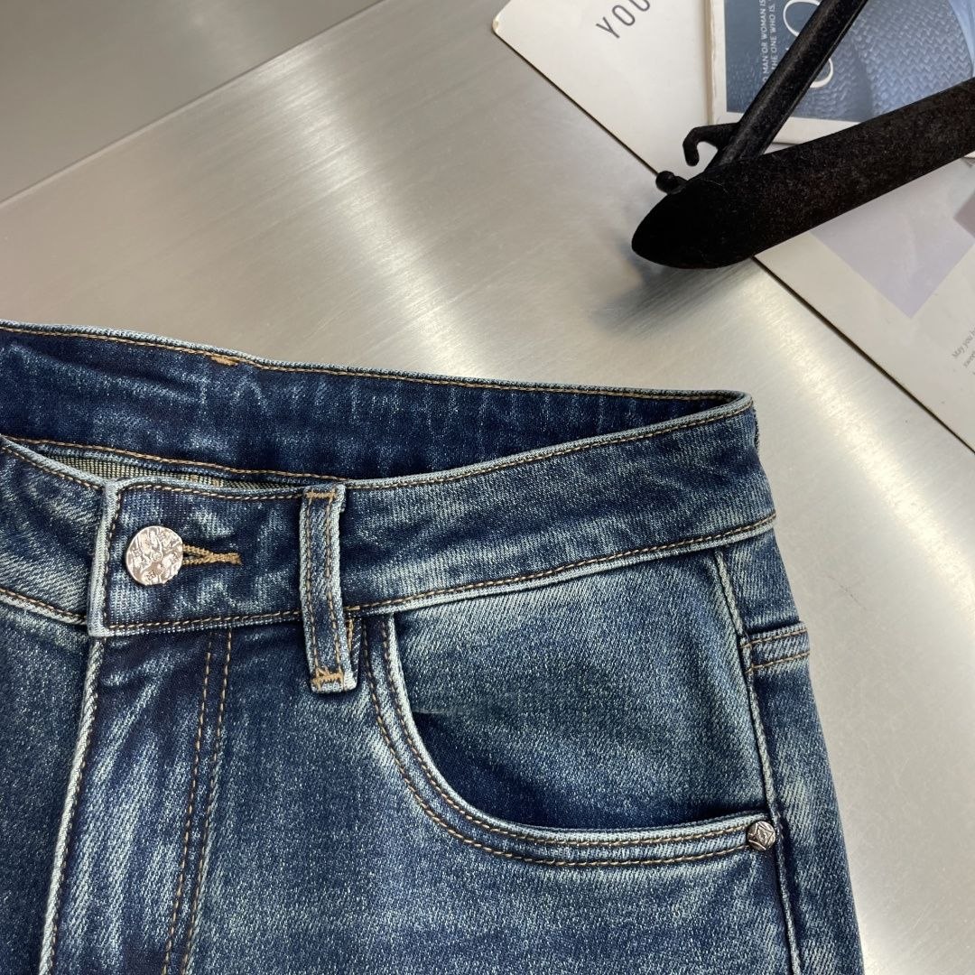 1V 26FW Straight-Leg Jeans — Light Blue image 6