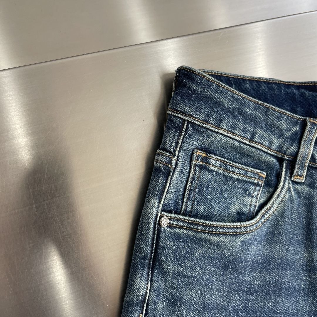 1V 26FW Straight-Leg Jeans — Light Blue image 7