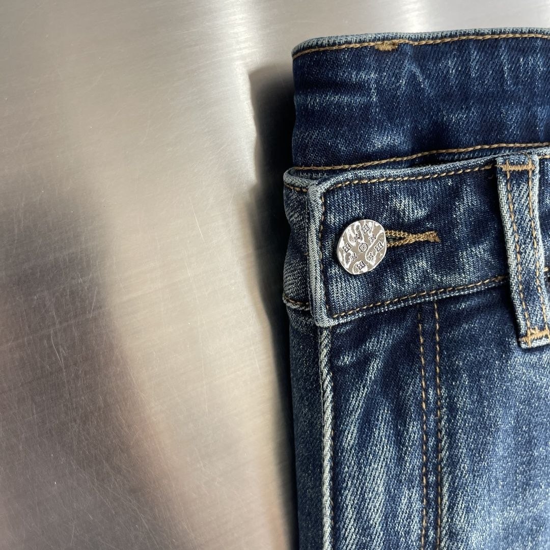 1V 26FW Straight-Leg Jeans — Light Blue image 8