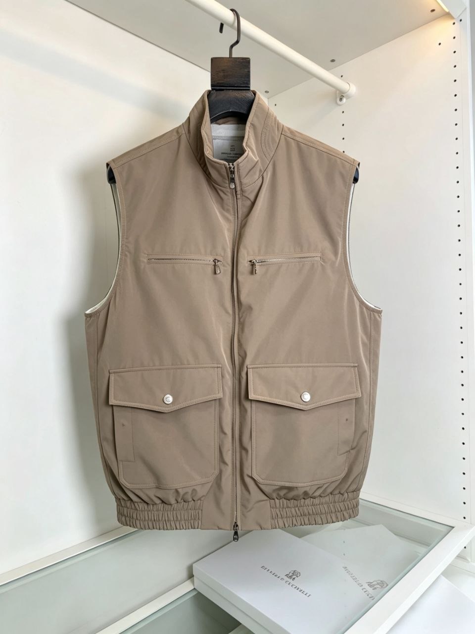 Brun3llo Cuc1nelli Down Vest — Off-White-Khaki