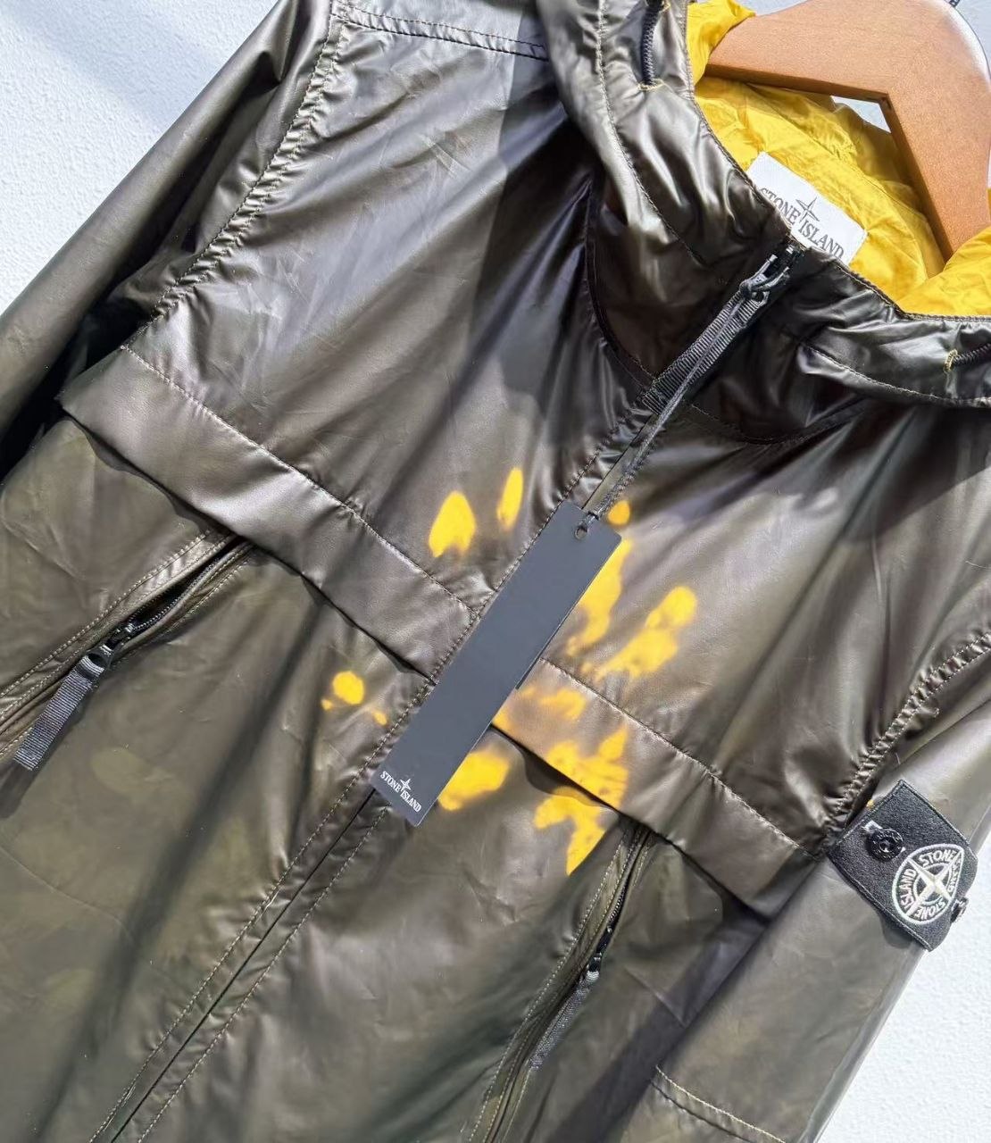 Stone 1sland Thermal-Reactive Windbreaker — Multi-Colour image 4