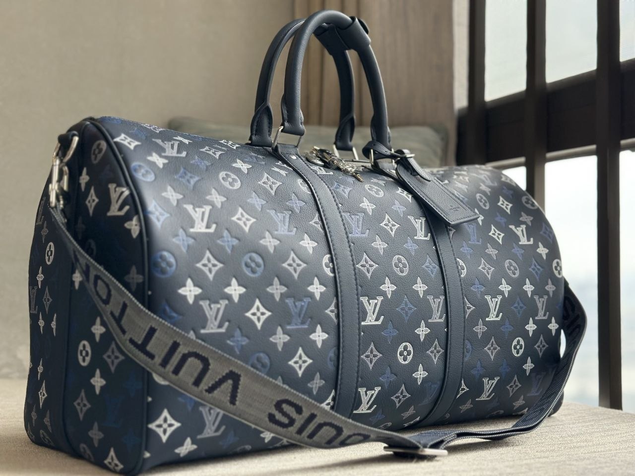1V Keepall Bandoulière 50 — Blue image 2