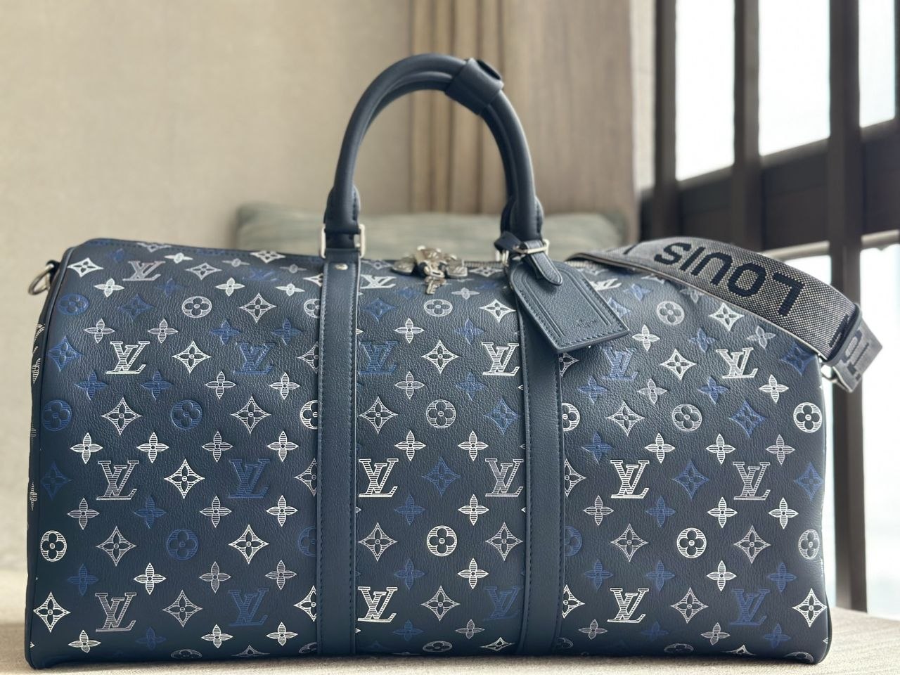 1V Keepall Bandoulière 50 — Blue image 3