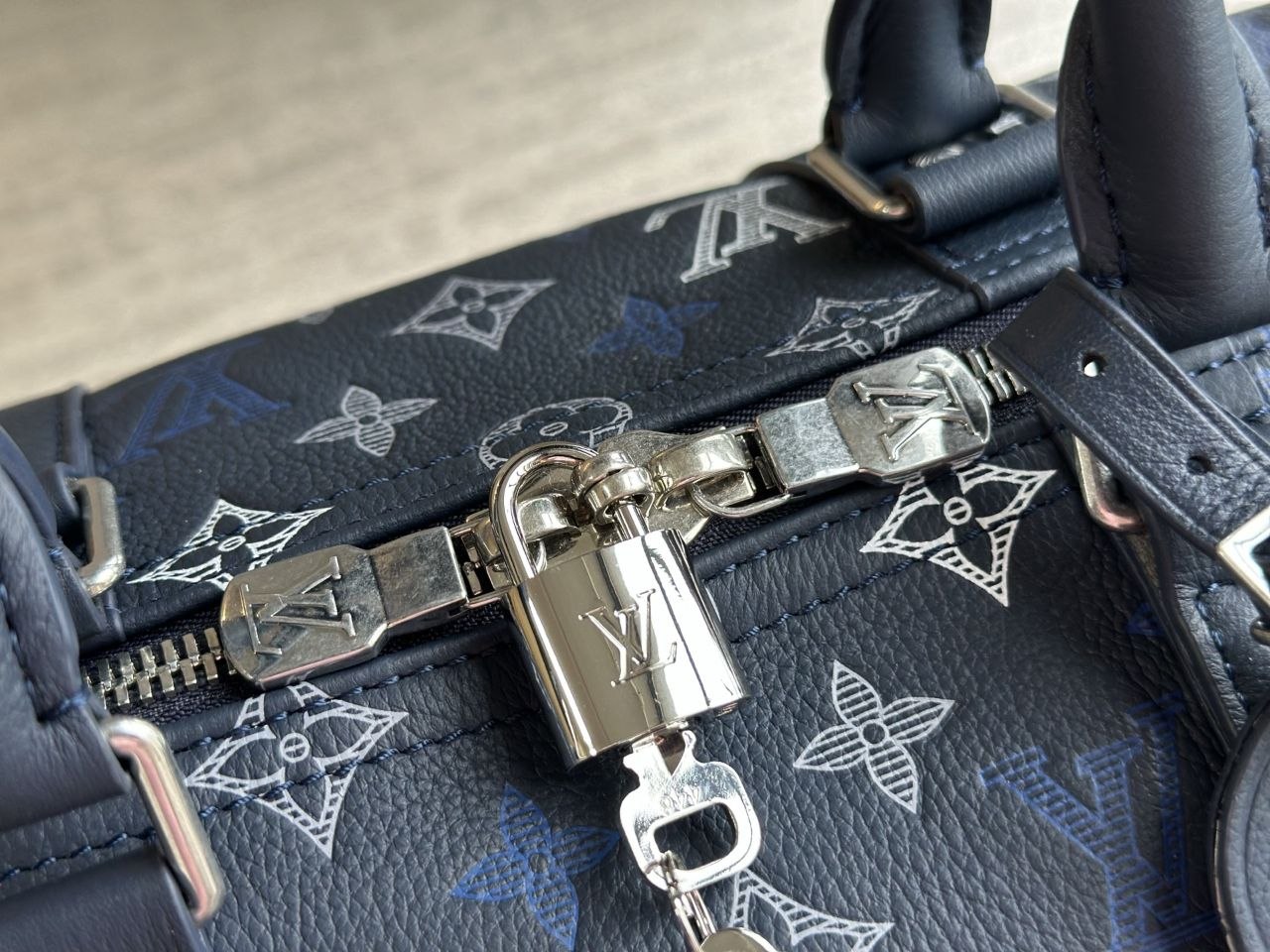 1V Keepall Bandoulière 50 — Blue image 5
